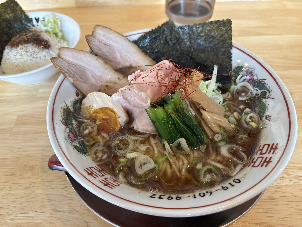 haradayo_'s tweet photo. 9月入ってからもう2回もラーメン食べちゃってる、、🙃
なかなか太らないからって調子乗りすぎかも🫠 https://t.co/ZdqySExS8C