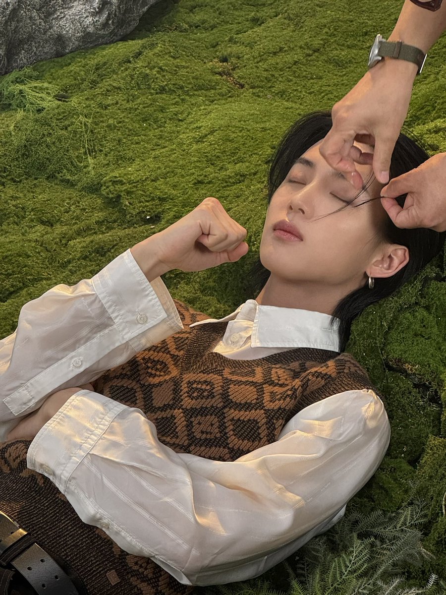 TNX_twt's tweet photo. 이제야 올리네🫠

#TNX #티엔엑스
#은휘 #HWI https://t.co/aY1q6T0pew