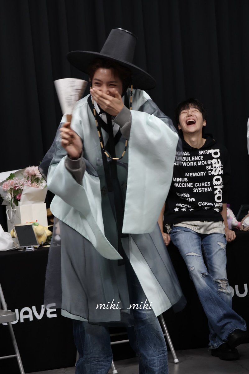 mikimiki_uni's tweet photo. 20260913 팬싸

個人活動では見られないウソク。PENTAGONの活動なんだって実感する

#PENTAGON #정우석 https://t.co/yPaOcQ0ECu