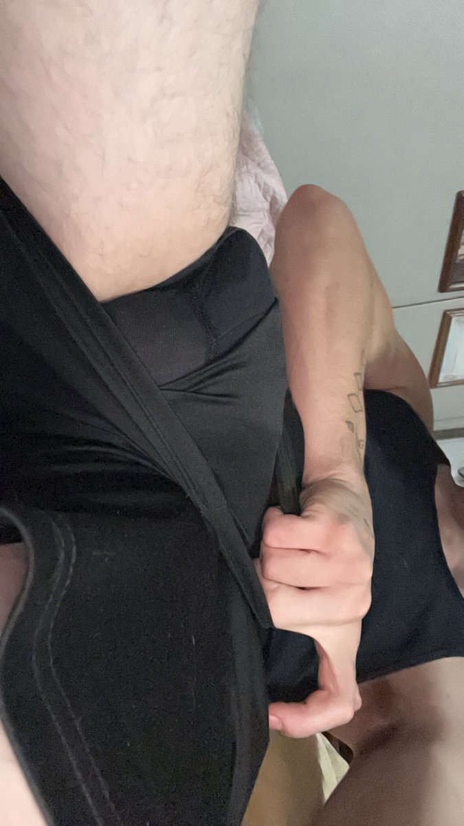 BooVR1's tweet photo. Someone should rub on me, thanks lol #nsfwtwtًً https://t.co/KtQD94ZCEM
