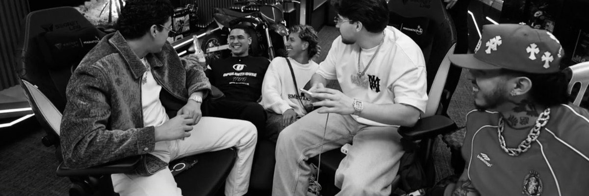WestCOL's tweet photo. Hermanos ❤️
Voy a muerte por ustedes gracias por ser parte de esta última edición https://t.co/Uook1zugMf