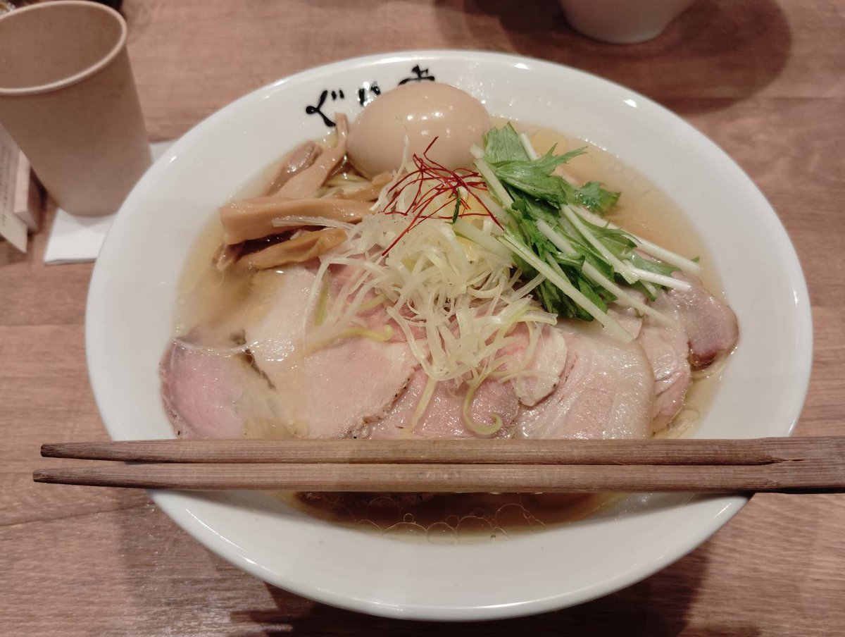 beikabu_meshi's tweet photo. #キングダム #王騎風
ぐり虎製麺食堂 姫路店 澄んだスープ、香る小麦、噛むほど返る旨味。『ンフフフ』良い一杯です。
腹が満ちれば覚悟も据わるもの。
今夜の米国市場、そして明日開戦のFOMCという戦場へ向かいますよ。
#米国株 #NVDA #BTC #MRAL #ぐり虎製麺食堂 https://t.co/sEomDKLbuW