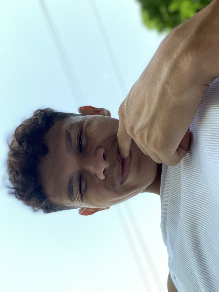 Emanuelmenvt's tweet photo. Gente o calor tá insuportável 😩 https://t.co/47Jklo6Jvd