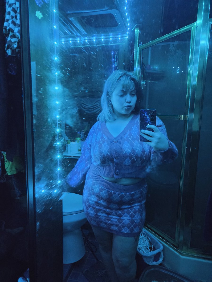 FaeriesLimits's tweet photo. Legendary goodwill find c: im gonna have to take better pics in this set tomorrow https://t.co/v6VwtV2wgF