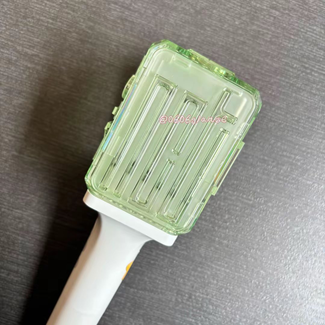 0606glance's tweet photo. wtr | want to rent

lightstick nct V2 
💰 https://t.co/zNhAof55u4 
。。mix emblem (127 &amp; Dream)

include :
- 3 pcs AAA alkaline battery (new)
- pouch lightstick

available :
- NCT 127 Redline Jakarta 

📍cod Bekasi, Venue, Stasiun
💌 dm for more details

t. konser nct jkt ls https://t.co/aTFPWqUS6r
