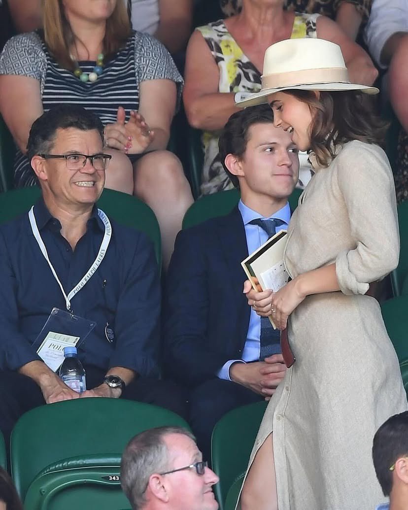 D_O_Tttt's tweet photo. Tom Holland - Dad, just act normal, Emma Watson is coming….. 

Throwback to this classic moment 😅 https://t.co/kqcJ8ph6Zq