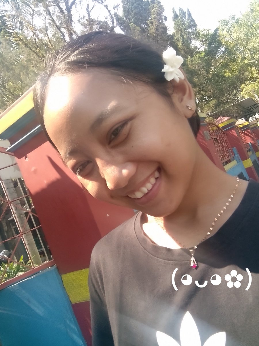 flowerrwitch's tweet photo. melatii ✿♡ https://t.co/t5WXIdylzA