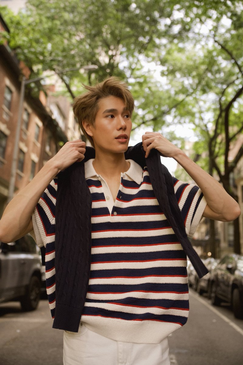 ELLEThailand's tweet photo. เก็บตกโมเมนต์ของภูวินทร์ @phuwintang แบรนด์แอมบาสซาเดอร์ของ Tommy Hilfiger @TommyHilfiger ที่ถ่ายทอดไลฟ์สไตล์ในบรรยากาศของมหานครนิวยอร์ก พร้อมโททัลลุคสไตล์เพรพที่ผสมผสานความคลาสสิกเข้ากับพลังและความสนุกอย่างลงตัว

#ELLEThailand
#TommyHilfiger #phuwintang https://t.co/MXNvmBa5oK