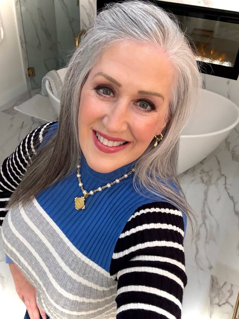 SharonWill5bh's tweet photo. Simply me, enjoying the little things. 🌸🩵. https://t.co/Z69nvFUrXd