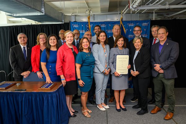 CunySLU's tweet photo. We were proud to welcome @GovKathyHochul to @CunySLU last week as she signed legislation into law and joined over 150 labor leaders at our school! Thank you to our staff, faculty, partners, and Labor Advisory Board for helping us showcase what SLU is - and what it is becoming. https://t.co/I5Xk6NTFzZ