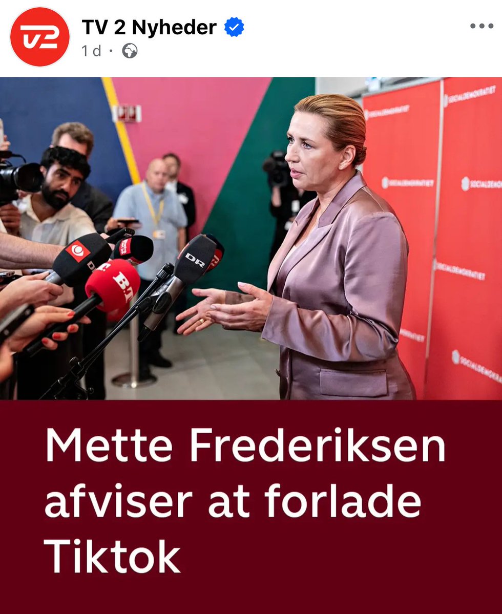 PallePoulsen's tweet photo. Definitionen af skinhellig:
Mette Frederiksen vil lave love om skærmtid for børn, og samtidig laver hun indhold på TikTok, så børn kan se mere skærm hos techgiganterne.
…
Hvor er det usselt.
#dkpol https://t.co/dZLtRofKWz