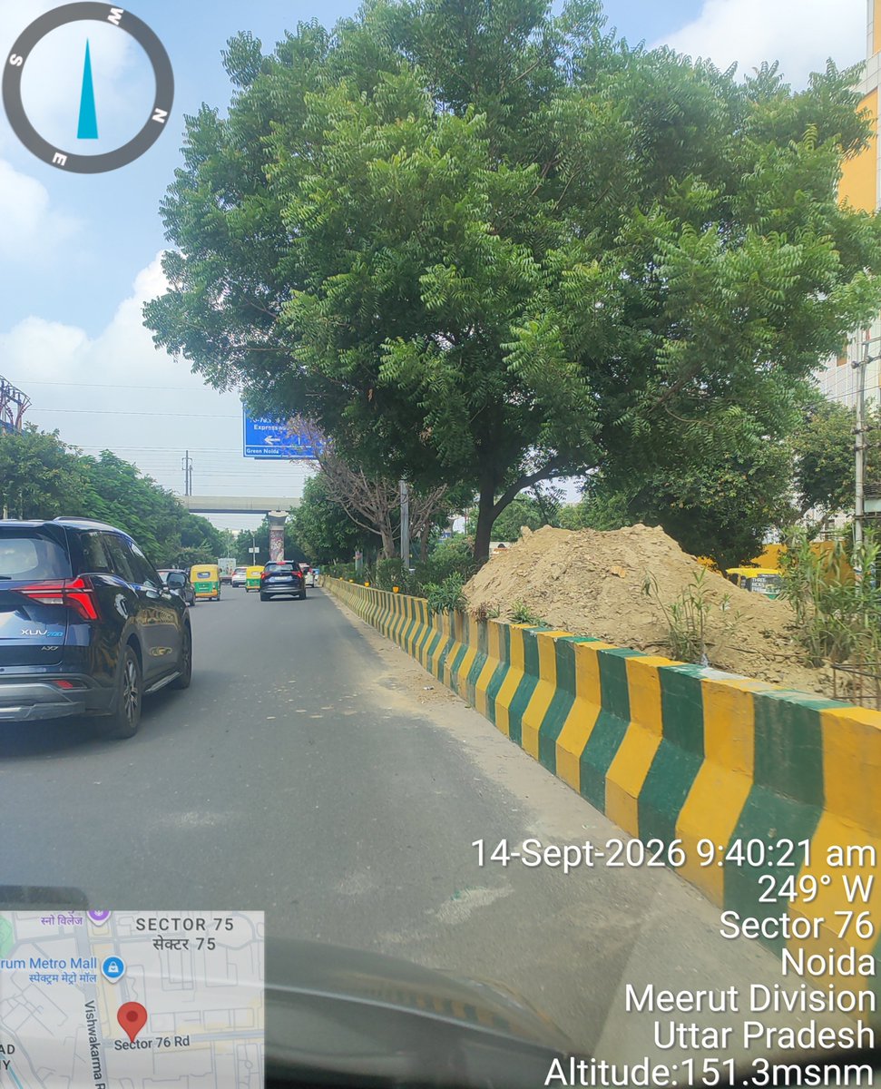 rockme26's tweet photo. #noida 
@CPCB_OFFICIAL @CAQM_Official 
Noida sector 76-77 main road,76-75 main road 
दोनों रोड पर सर्कल 06 साइन बोर्ड का काम कर रहा है 20 दिन से।
 सड़क को मिट्टी से भर दिया है।
 ऊपर से मशीन से सफाई नहीं होती
@CeoNoida @noida_authority 
जितना मर्जी लिखिए ना मशीन है न बैरिकेडिंग https://t.co/JpGthtXky9