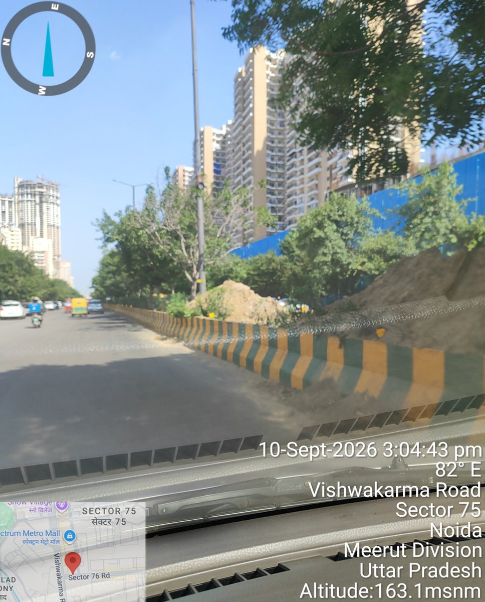 rockme26's tweet photo. #noida 
@CPCB_OFFICIAL @CAQM_Official 
Noida sector 76-77 main road,76-75 main road 
दोनों रोड पर सर्कल 06 साइन बोर्ड का काम कर रहा है 20 दिन से।
 सड़क को मिट्टी से भर दिया है।
 ऊपर से मशीन से सफाई नहीं होती
@CeoNoida @noida_authority 
जितना मर्जी लिखिए ना मशीन है न बैरिकेडिंग https://t.co/JpGthtXky9