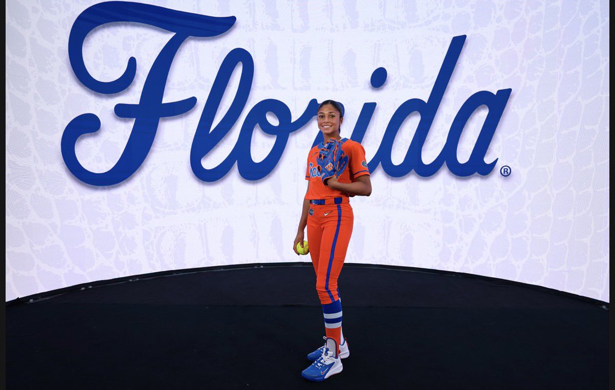 KenyaLanders's tweet photo. Stop #2 this weekend in Gainesville for @MichaelaAkera was awesome!! So thankful to all of the Coaches, players and everyone else that had a part in making her visit great.  Thank you @GatorsSB #uncommitted https://t.co/yQXSuoMG9s
