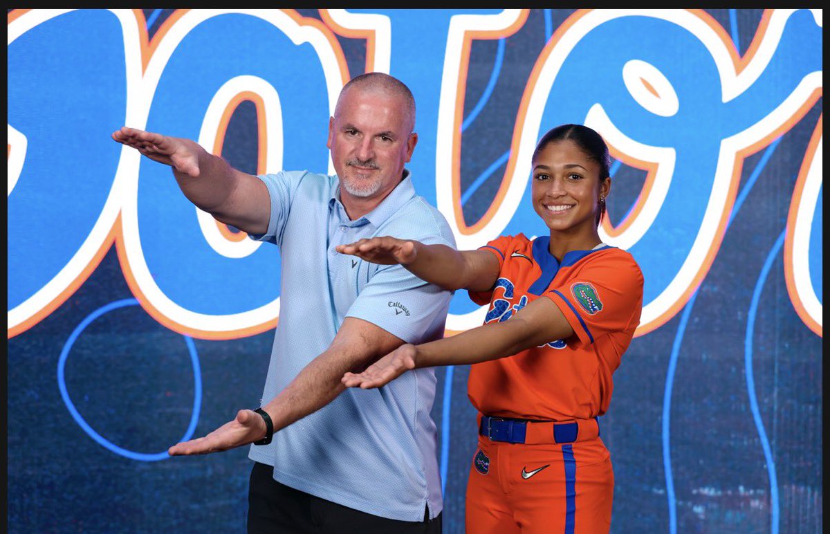 KenyaLanders's tweet photo. Stop #2 this weekend in Gainesville for @MichaelaAkera was awesome!! So thankful to all of the Coaches, players and everyone else that had a part in making her visit great.  Thank you @GatorsSB #uncommitted https://t.co/yQXSuoMG9s