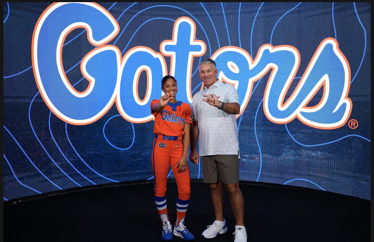 KenyaLanders's tweet photo. Stop #2 this weekend in Gainesville for @MichaelaAkera was awesome!! So thankful to all of the Coaches, players and everyone else that had a part in making her visit great.  Thank you @GatorsSB #uncommitted https://t.co/yQXSuoMG9s