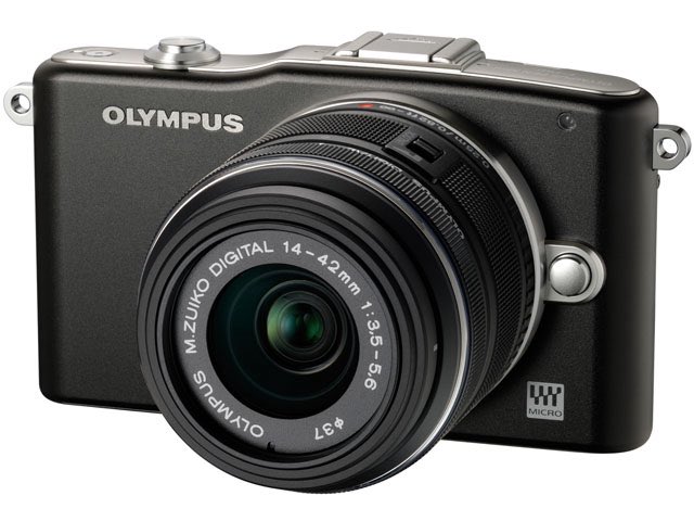 omds_surume's tweet photo. オリンパスのE-PMシリーズやPENTAXの Qシリーズが続かなかったところをみると、「小型軽量に振り切ったカメラは一部のユーザしか求めていない」のでしょう。小型軽量を突き詰めるなら「レンズ交換式」である事は足枷になりますし。

「GR IV（約262g）でいいか」になってしまう。 https://t.co/WyeyfWTobt