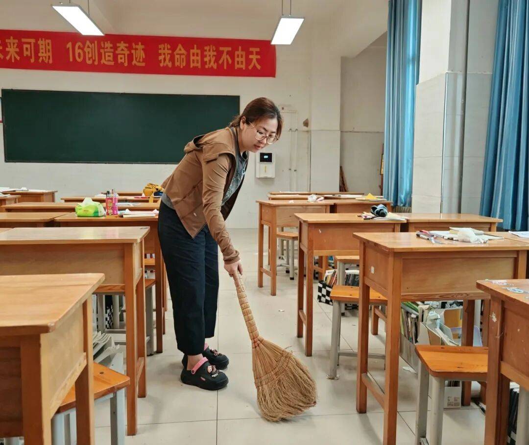 beibeijiang528's tweet photo. New semester unlocked!  Fresh pages, new goals, and time to level up. Let’s make this term count ， https://t.co/8iYZiiAqAe