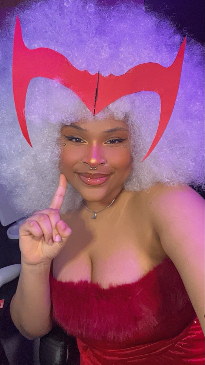 _itsterrbear's tweet photo. Happy Birthday to the Queen of cuties herself @HaiMoonX ⁉️👩🏽‍🤝‍👩🏾🥳 https://t.co/JY3m8yxz8X