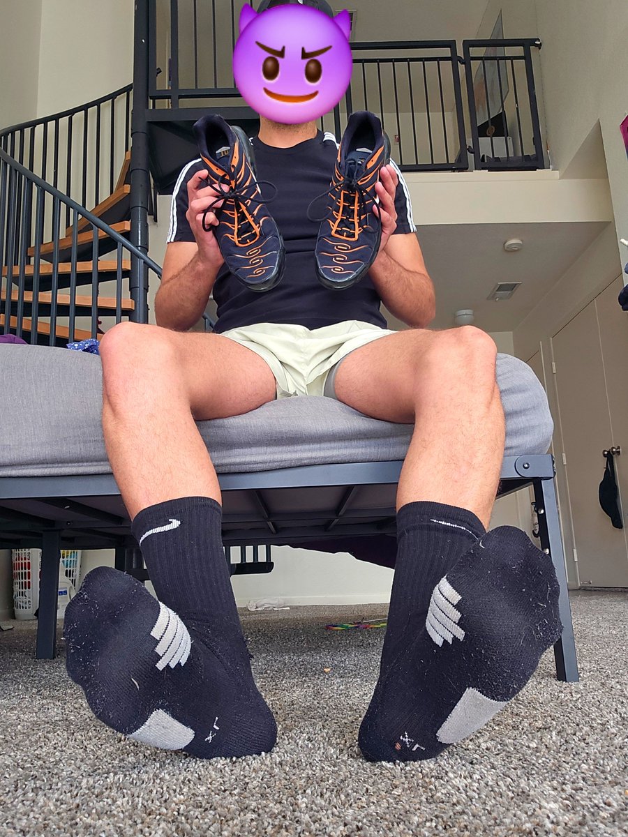 MasterfootDom's tweet photo. What are you sniffing first boys, shoes or socks? #feet #socks https://t.co/3QPHEDOyx7