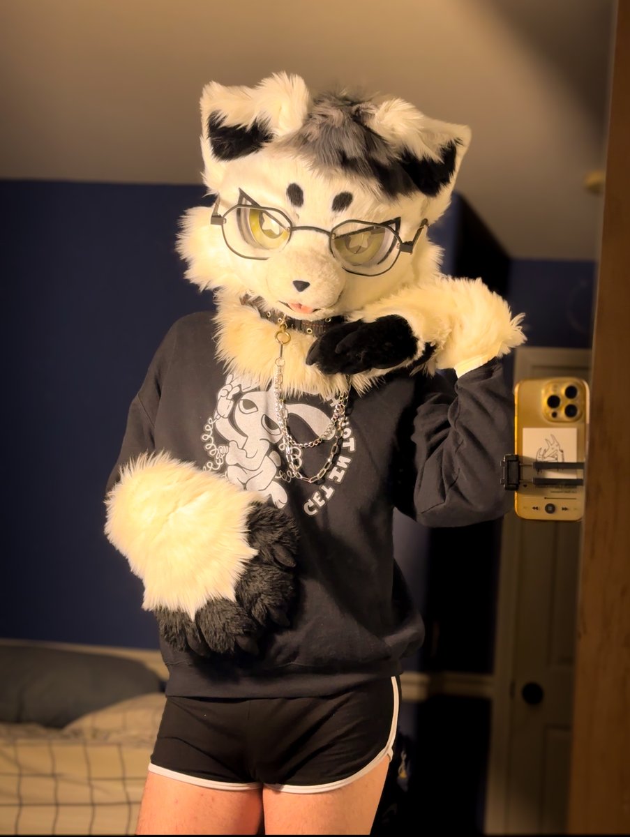 TauCetiFold's tweet photo. dress codes aren't real!!! https://t.co/LIMsYYuv98