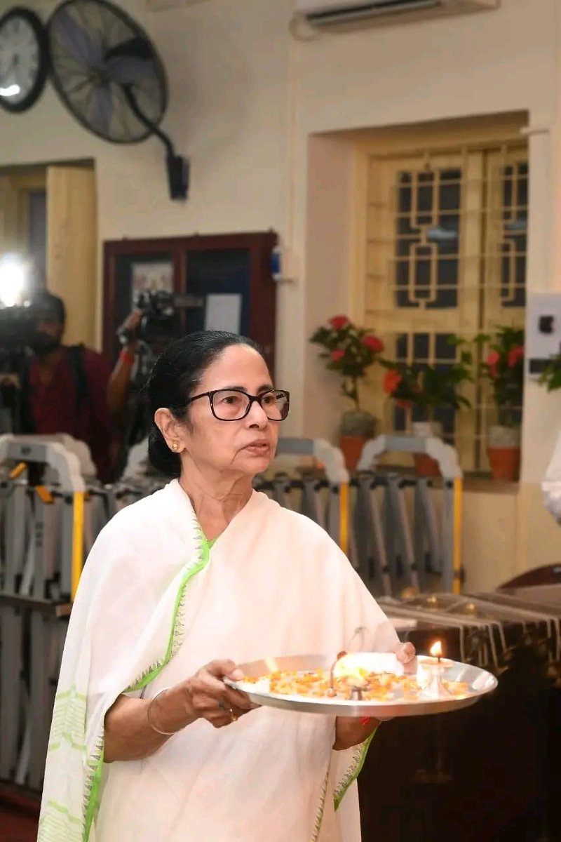 aitctuhin's tweet photo. ওম গন গণপতে নমো নমঃ! শ্রী সিদ্ধিবিনায়ক নমো নমঃ! সকলকে কে জানাই শুভ #GaneshChaturthi অনেক অনেক শুভেচ্ছা ভালোবাসা ও অভিনন্দন !গণপতি বাপ্পা মোরিয়া!🙏🏻
@abhishekaitc
@KunalGhoshAgain
@Dolasen7
@MahuaMoitra
#GanapathiBappaMoriya
#MamataBanerjee
#khelaHobe https://t.co/S7yOobg5N9