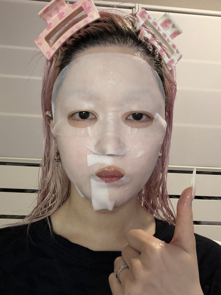 tamukun_36's tweet photo. パックの貼り方変えたら化粧崩れに革命起きた https://t.co/uuDQG2QEa1