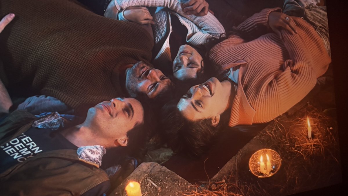 soyfangirl22's tweet photo. Vi toda la serie por ellos, lo digo y lo sostengo la serie no se basaba en el amor romántico si no en el más puro incondicional que existe la familia 💌😭 familia Calderón de la Hoya lo son todo en #margarita3 #hbomax https://t.co/BAcqVFHSKF