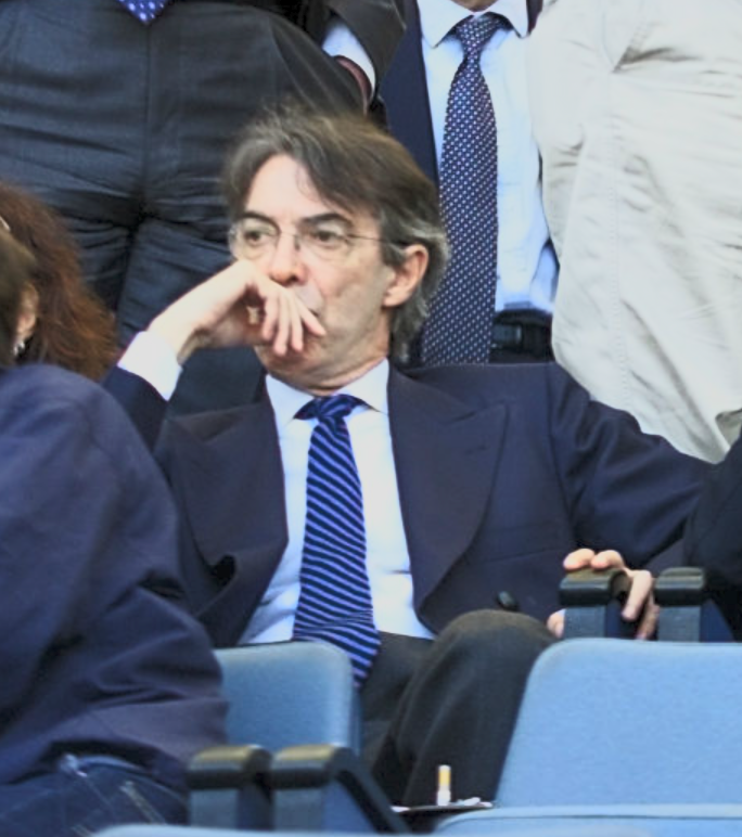ZZilianismo's tweet photo. Sei allenatori in sette anni, centinaia di milioni spesi, una collezione sterminata di mezzi giocatori e ancora nessuna traccia di gioco.
La #Juventus perde 3-2 col #Sassuolo e completa definitivamente la trasformazione nell’#Inter di #Moratti.
Ora manca soltanto uno come #Facchetti che telefoni a #Orsato per chiedere un bel 5-4-4. Dopotutto "è determinante" (cit.)
Nostalgia.

RT se sei d’accordo.
#SerieA #Elkann #Agnelli