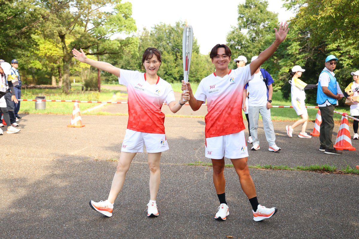 AsianGames_2026's tweet photo. ◤ 聖火リレー・一宮市🔥 ◢

138タワーパークの緑あふれるロケーションで！✨

石黒友月さん・野村実代さん（SKE48）やソフトテニス界を牽引する船水颯人さんら豪華ランナー陣が、一宮の地に輝く炎を繋ぎました！
タワーを見上げる会場全体が大きな歓喜に包まれ、胸が高鳴るひとときに！

ご声援ありがとうございました！！🙌

#アジア競技大会 #愛知名古屋2026