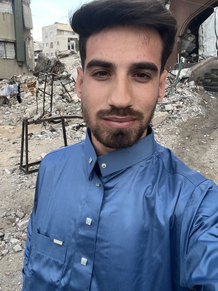 Bayan_Project's tweet photo. ‼️‼️‼️🚨🚨🚨
Standing amidst the debris, striving to keep hope alive despite harsh displacement. Without income or aid, I need your support for my family and $500 for tuition via Binance USDT.🙏🙏😢
————-
Yıkıntıların arasında, zorlu iltica şartlarına rağmen umudumu korumaya çalışıyorum. Gelirim yok; ailem ve 500$'lık okul harcım için Binance üzerinden desteğinizi bekliyorum.🙏🙏😢