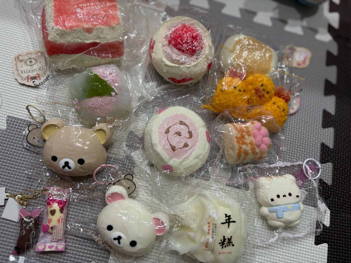 neko_kk22's tweet photo. 私のスクイーズナンバーワンは
BloomingJapanのロールケーキやねんけど
予備買ったら欲しい方のシクレ当たって幸 https://t.co/3zPKrjWXxp