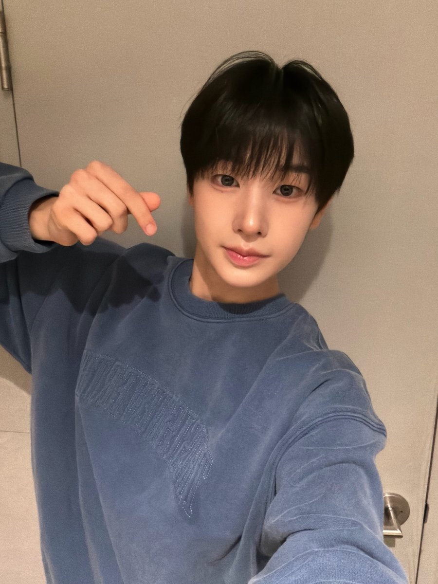 idntt_cosmo's tweet photo. 마 내가 니 지킬게 사랑한데이~🫶🏼

#idntt #아이덴티티
#itsnotover #곽기웅 #kwakgiwoong https://t.co/tLwqZNTjwT