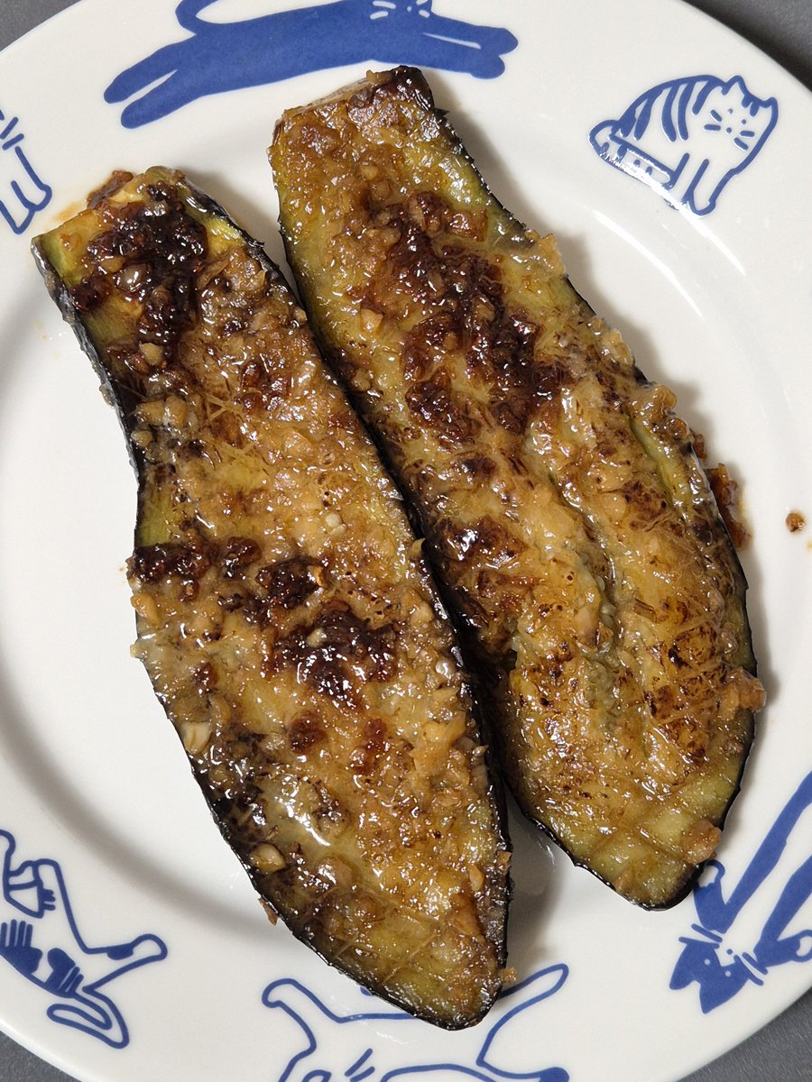 Bluishpage's tweet photo. 제가 요리를 막 엄청나게 잘하질 못해서 비주얼은 별로일 수 있는데 맛은 괜찮네요.. 나♡가지

그나저나.. 카제님이 누구신지 잘 몰라서 한 번 검색해 봤는데요.. 제가 종종 듣던 노래의 주인이시네요... 충격

멋진 노래와 멋진 가지 스테이크 레시피를 가지고 계신 카제님 응원하겠습니다...🍆 https://t.co/mBewjgguhL