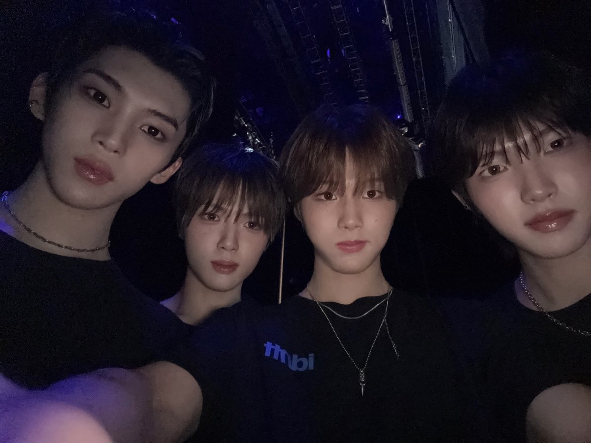 idntt_cosmo's tweet photo. 마카오🩵

#idntt #아이덴티티
#unevermet #이환희 #leehwanhee https://t.co/UAaPtcO852
