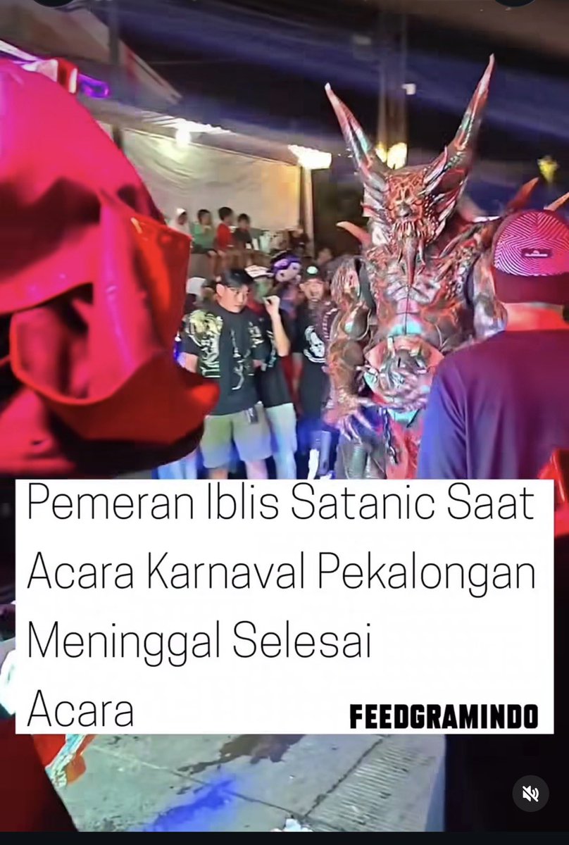 supelpowel's tweet photo. Gila acara dipekalongan bener bener kaya ritual satanic, terus katanya pemeran iblisnya lgsung meninggal selesai acara, penyebabnya karena kelelahan.

Kalian percaya gk sih sama yg gini gini? https://t.co/oFXqDTYxKc
