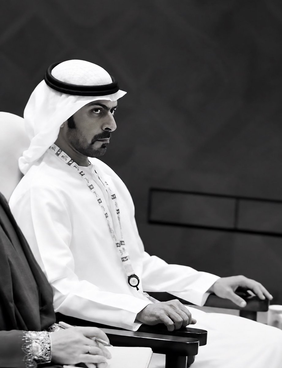 M___R1212's tweet photo. نظرة الشيخ خليفة بن طحنون آل نهيان للوفد الإيراني ⚔️ https://t.co/wGFE7zusDL