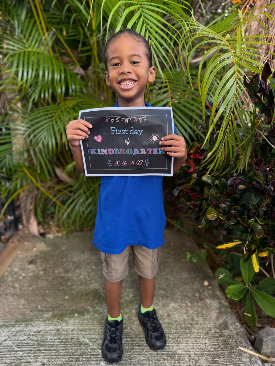 Fernandoperei42's tweet photo. And just like that, my little love is in kindergarten. https://t.co/9eOZ79sybJ