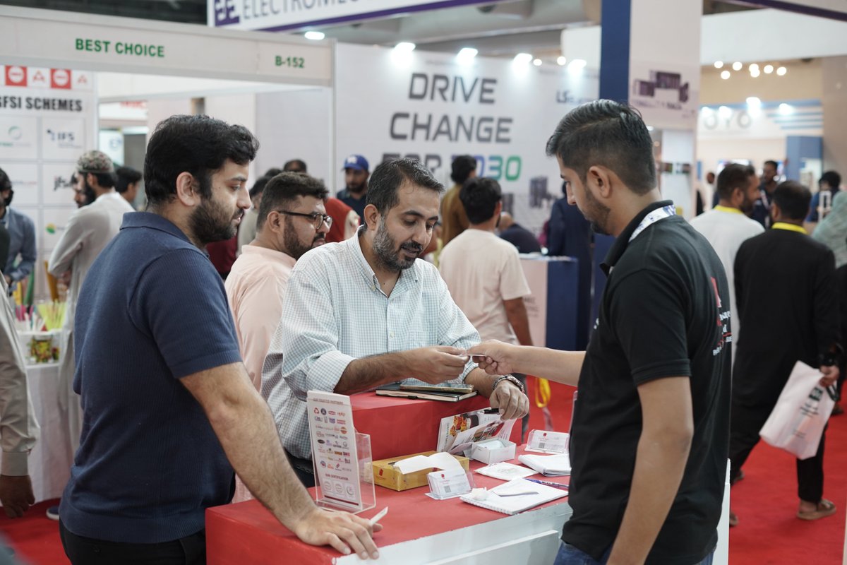 TransparentHand's tweet photo. On 𝐒𝐞𝐩𝐭𝐞𝐦𝐛𝐞𝐫 𝟏𝟑, 𝟐𝟎𝟐𝟔, Transparent Hands’ team was at Expo Centre Lahore. We connected with exhibitors, introduced them to @TransparentHand, and shared how we provide free surgical care to deserving patients across Pakistan.
#TransparentHands #HealthcareAccess https://t.co/WOkiyzh9xb