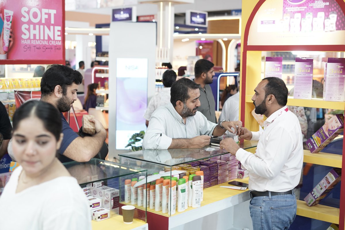 TransparentHand's tweet photo. On 𝐒𝐞𝐩𝐭𝐞𝐦𝐛𝐞𝐫 𝟏𝟑, 𝟐𝟎𝟐𝟔, Transparent Hands’ team was at Expo Centre Lahore. We connected with exhibitors, introduced them to @TransparentHand, and shared how we provide free surgical care to deserving patients across Pakistan.
#TransparentHands #HealthcareAccess https://t.co/WOkiyzh9xb