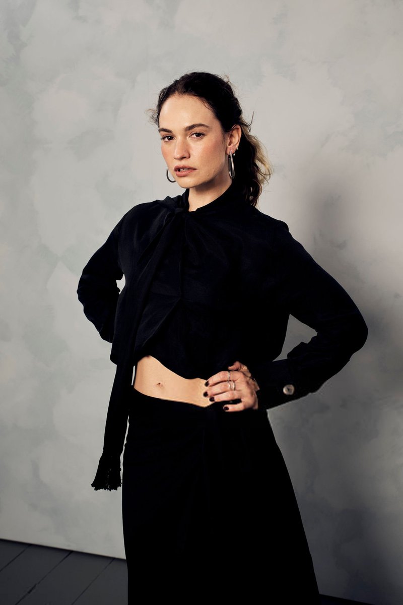 lilyjsource's tweet photo. Lily James photographed by Gareth Cattermole at the Getty Images Portrait Studio Presented By IMDb And IMDbPro during #TIFF. https://t.co/vxPO9PmbgI