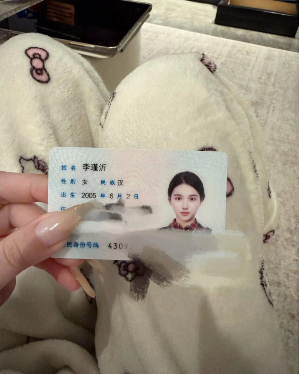 SoyelBolillo's tweet photo. 本人21岁！
研一学生一枚！
平常除了在宿舍就在玩x……
开脱！！！上供！！   ！    
真的给b看，反正不要🚪 https://t.co/ojNCzZ5o7y