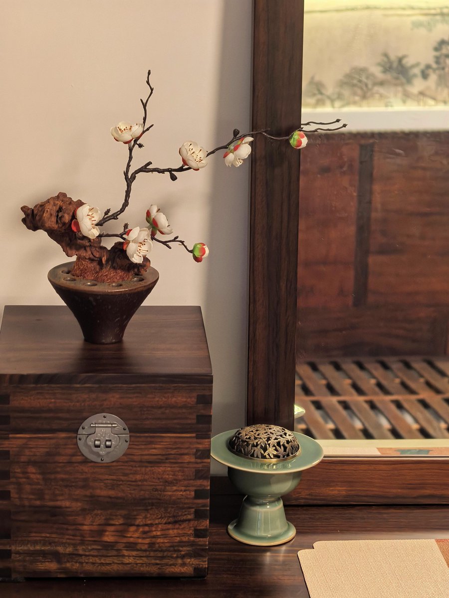 lily64033844's tweet photo. Absolutely in love with this Song dynasty-inspired interior. 
#HomeRenovation #ChineseAesthetics https://t.co/dslhu7GRte