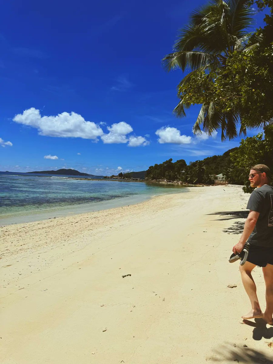Emanjeanpry's tweet photo. Can you guess where this is? 🏝️📷 #Seychelles #Paradise #Trave https://t.co/zcF5Tad8t6