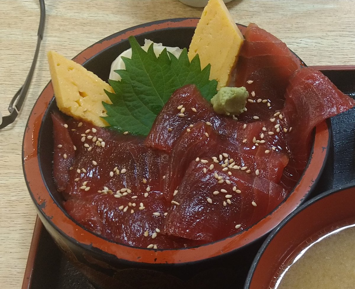 hamanoseinenbu's tweet photo. 久慈浜みなと寿司（道の駅 日立おさかなセンター）
まぐろづけ丼2035円をいただきました
ごちそうさまでした https://t.co/y5bVwUW765