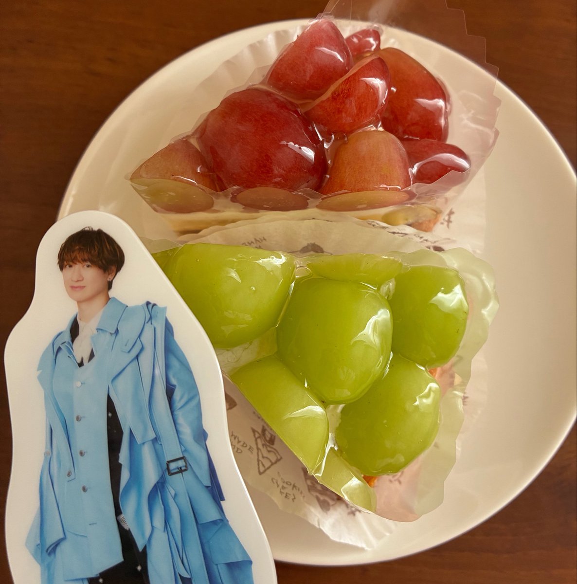 kmf2_ryoryo's tweet photo. 息子も宮っちもお誕生日おめでとうね✨
タルトめっちゃ美味しかったぁ！
イベントの当落もあって忙しい一日だったけど、いい日になりました😊 https://t.co/hFex66JWRc