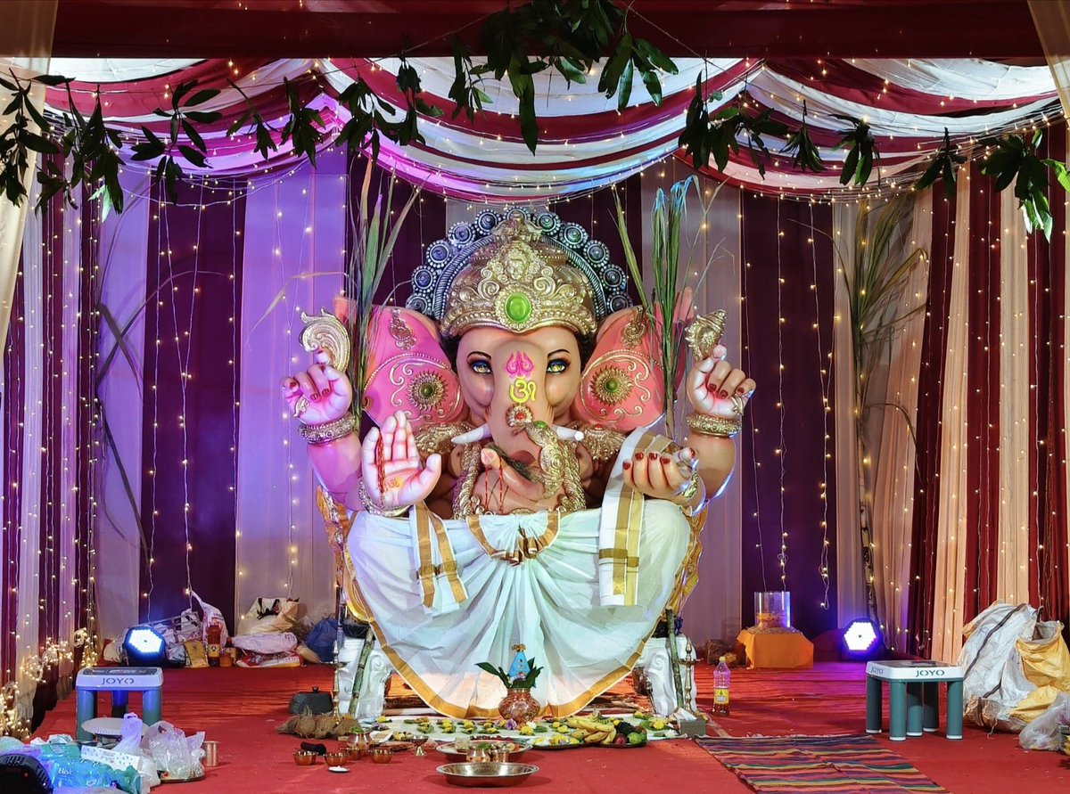 alwayslilambar's tweet photo. Happy Ganesh Chaturthi! 🐘🌺
May Lord Ganesha bless everyone with happiness, peace &amp; prosperity. ✨
Ganpati Bappa Morya! 🙏 https://t.co/M6VRKiJeF1