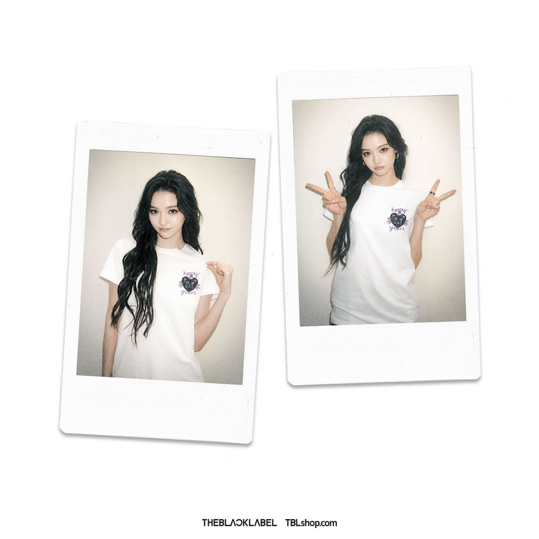 TBL_shop's tweet photo. MEOVV
데뷔 2주년 기념, MEOVV 의 손그림을 담은 티셔츠를 만나보세요! 🐈‍⬛🐾
⏰ 판매 종료 D-1 ⏰

🗓️ PRE-ORDER : ~ 2026년 9월 16일(수) 11:59 PM (KST) 💌 티셔츠 구매 시 멤버의 디지털 메시지 카드 증정
💌 Purchase a T-shirt and receive a digital message card from the member.

🔗KR : https://t.co/yF42eizH5F

🔗GLOBAL : https://t.co/Iw7ay0arg2

🔗CN : https://t.co/xpqWHhsV2S

🔗JP : https://t.co/N20TsqDnyF

#MEOVV #미야오
#LETSMEOVV #2YearsOfMEOVV
#THEBLACKLABEL #더블랙레이블
#TBLshop #티비엘샵