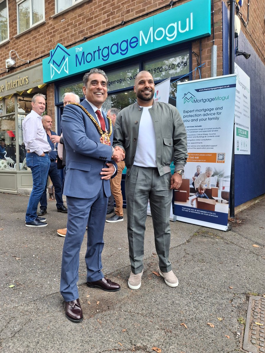 WolvesMayor's tweet photo. It was a pleasure to officially open Mortgage Mogul’s new office. Thank you for inviting me to be part of this exciting milestone. It’s fantastic to see businesses investing in Wolverhampton &amp; contributing to our thriving business community. Wishing the whole team every success! https://t.co/XU5zzF3Kv9