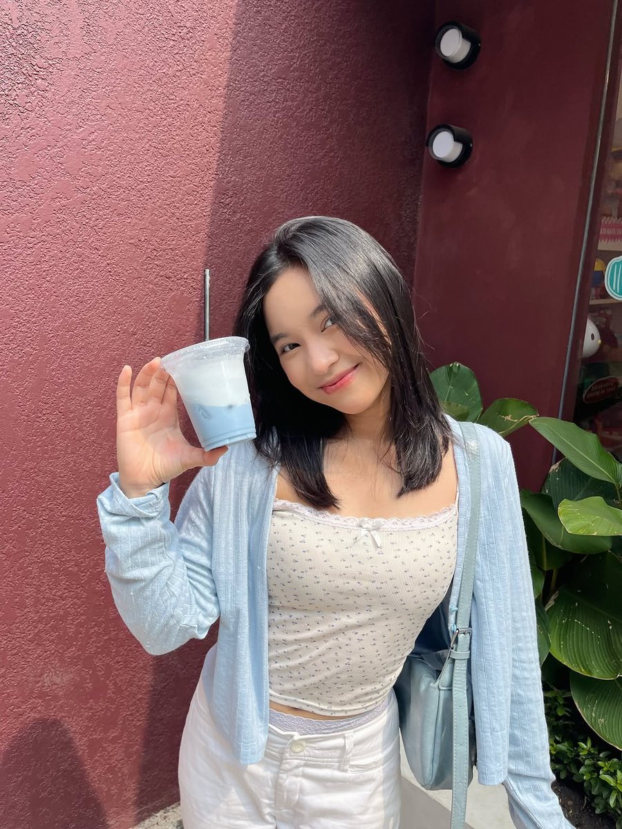 ForLoveliest's tweet photo. Manyun favoritku 😚🩵 https://t.co/Knl0sPkqy6